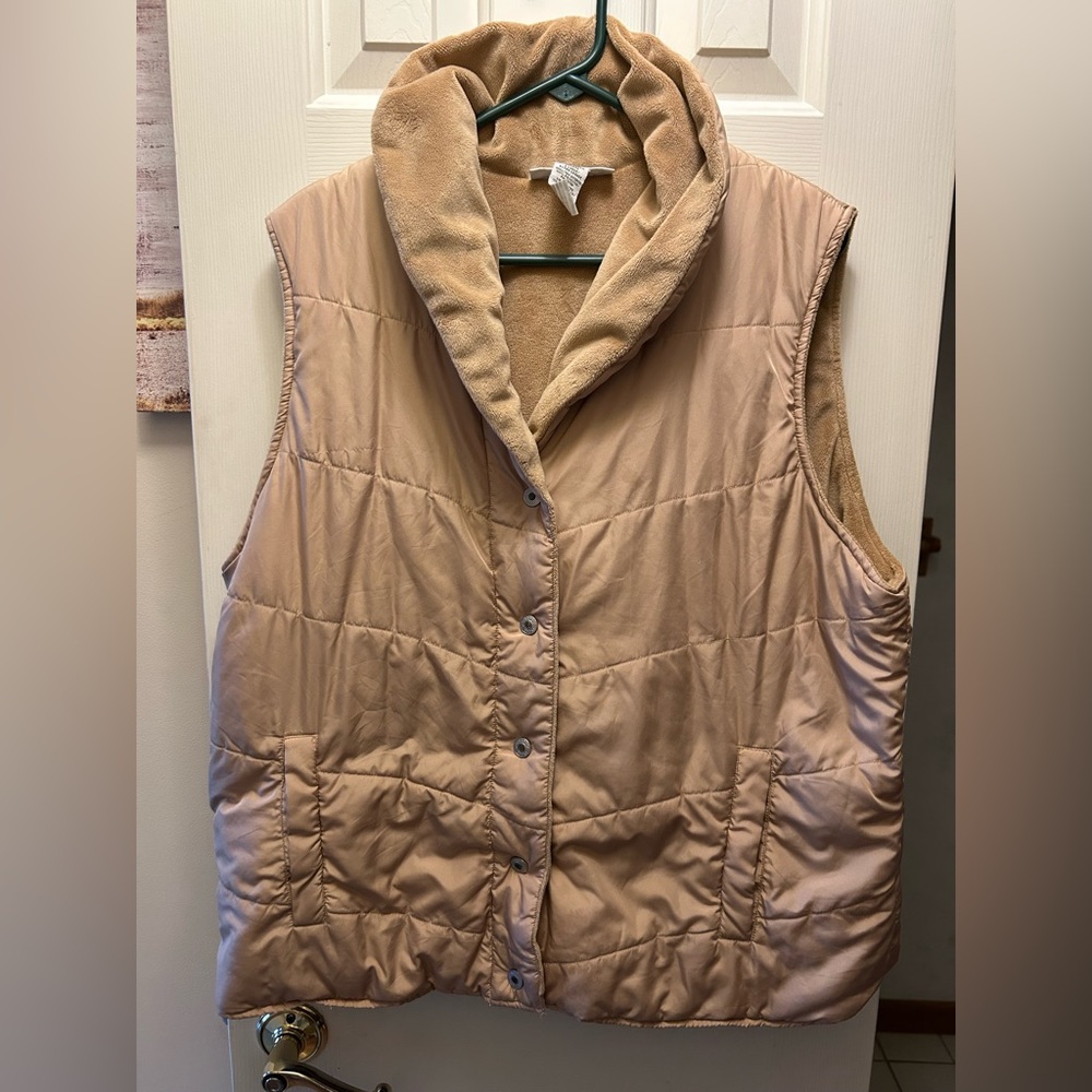 Sag Harbor Beige Quilted Vest